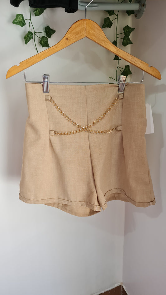 Shorts com corrente