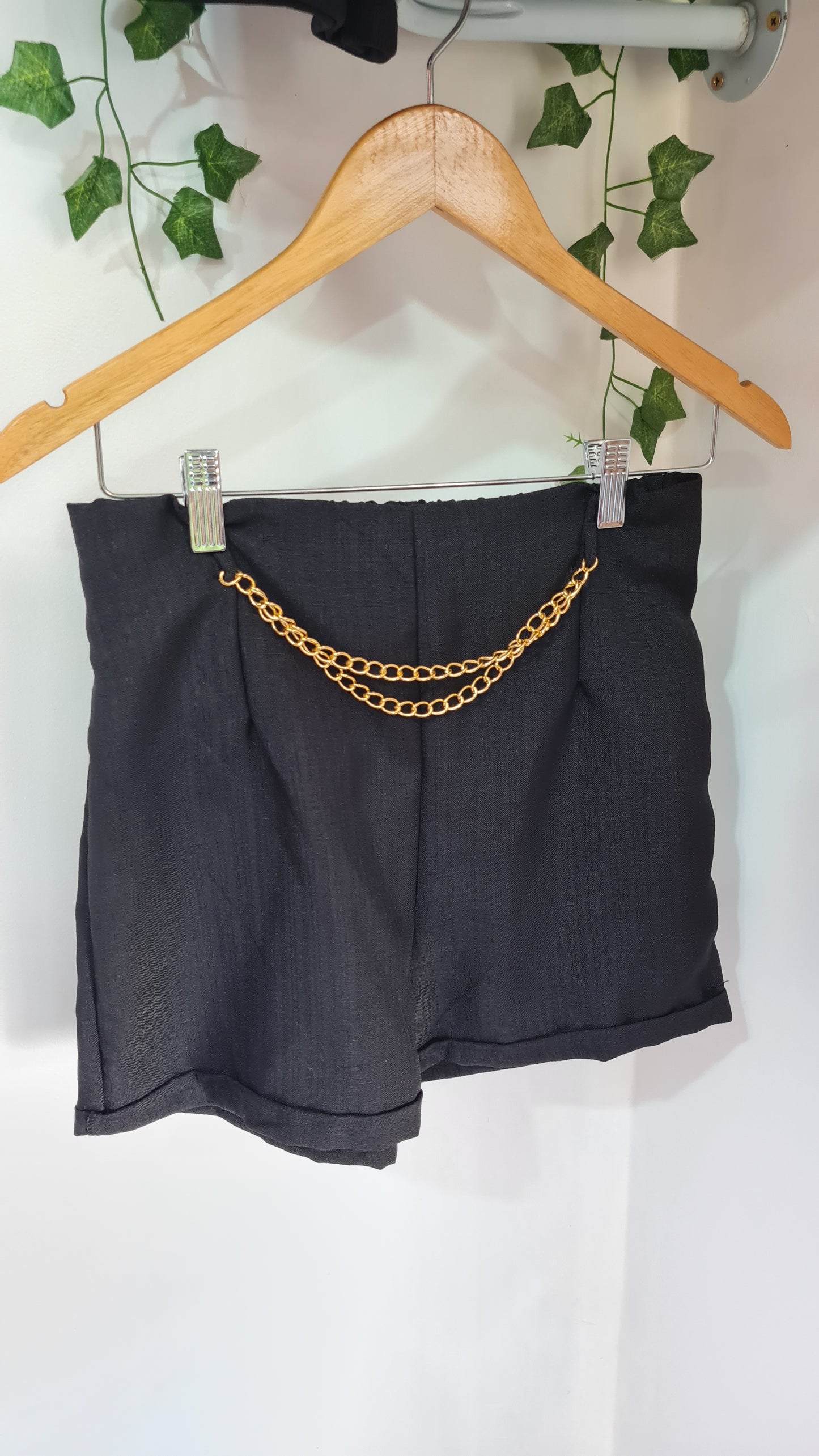 Shorts com corrente